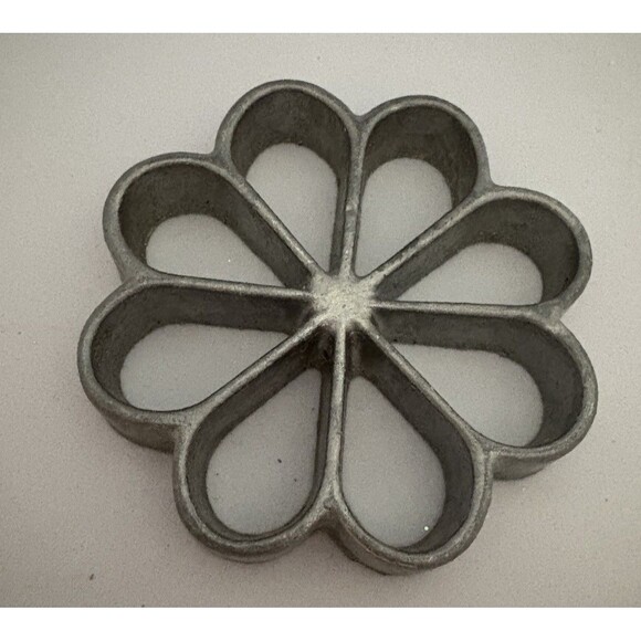 Vintage Nordic Ware Rosette & Timbale Molds Set Of 5 Cast Aluminum - Picture 8 of 16